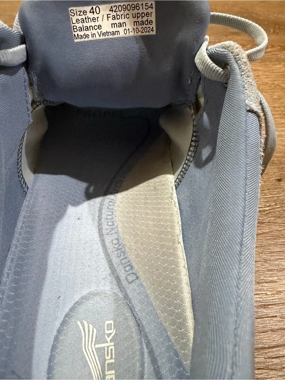 Dansko Poppy Women’s Sneaker Sky Blue Suede Size 40 (US 9.5-10)